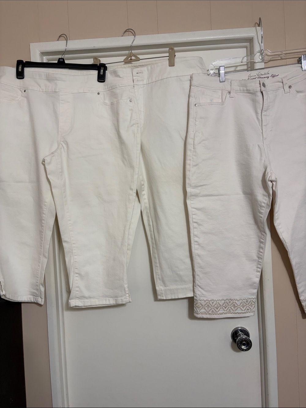 Chaps White Capris Trio - Cropped Women's Pants Set multiple brands